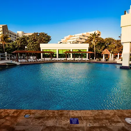 Park Royal Beach Cancun-2